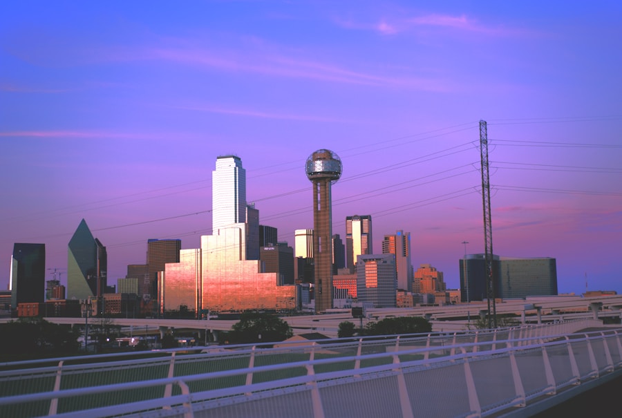 Photo 10 words to best answer the interview question describe yourself in Dallas